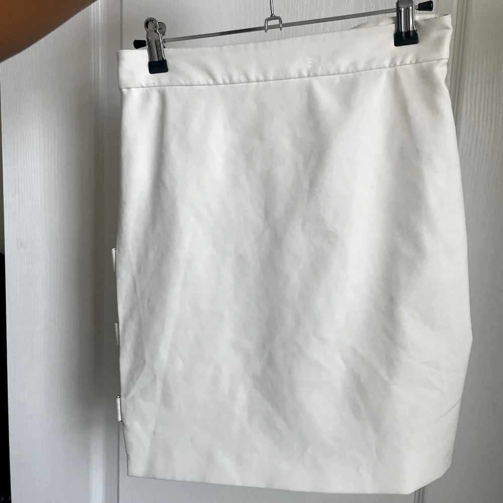 WHITE & GOLD CUT OUT MESHKI MINI SKIRT - Picture 3 of 3